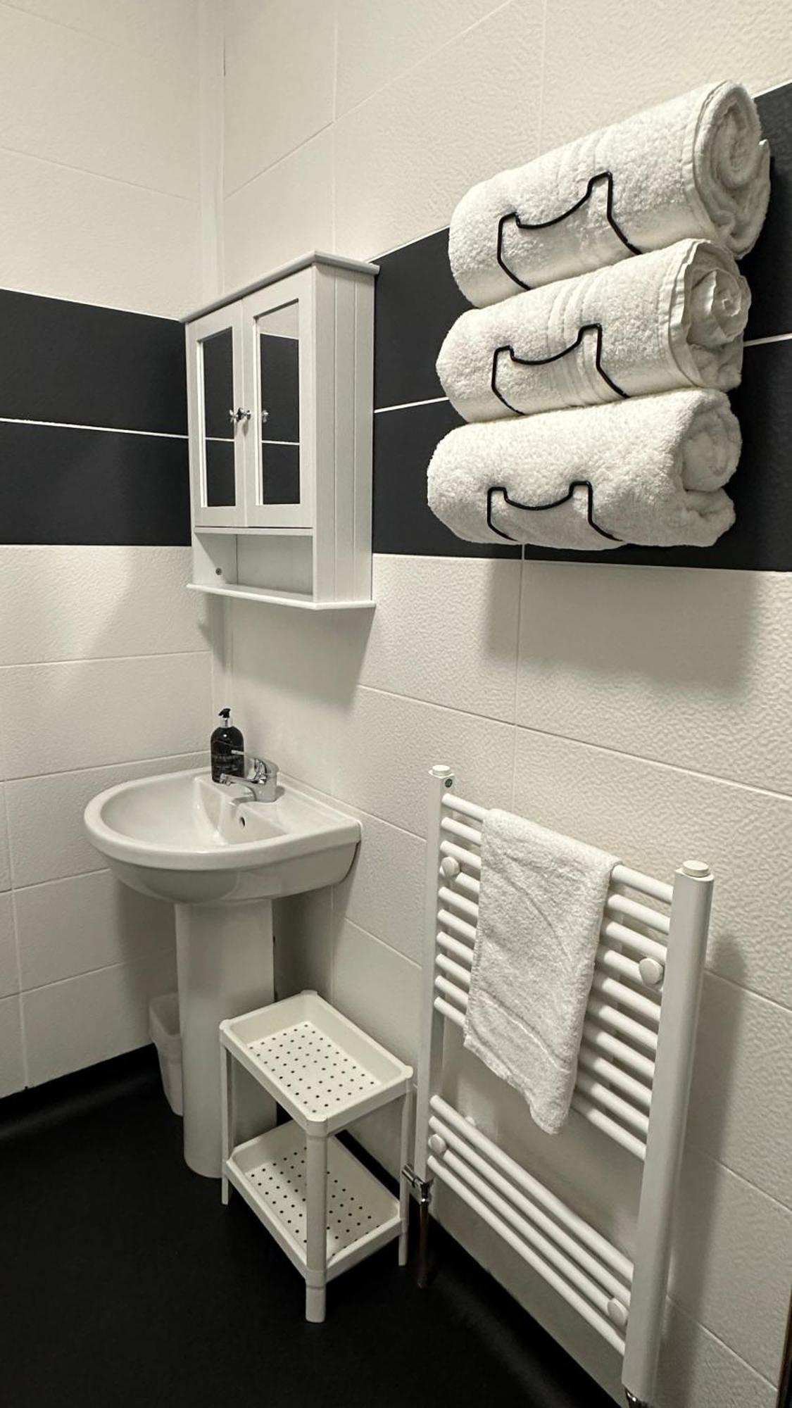 Modern 2 Bed Near Turf Moor Football Stadium, Parks, Canal And Lake Burnley Extérieur photo